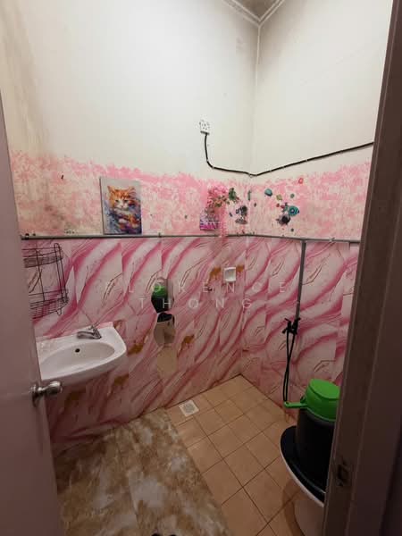 1-storey Terraced House for Sale in Taman Puteri Wangsa (Ulu Tiram) - Florence Thong - Bathroom - PropertyGuru.com.my