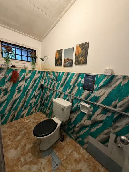 1-storey Terraced House for Sale in Taman Puteri Wangsa (Ulu Tiram) - Florence Thong - Bathroom - PropertyGuru.com.my