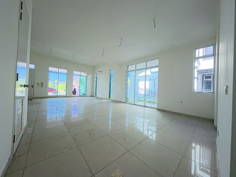 Rumah Teres 2 Tingkat untuk Dijual di Eco Majestic (Semenyih) - Amir Abas - Living Room - PropertyGuru.com.my