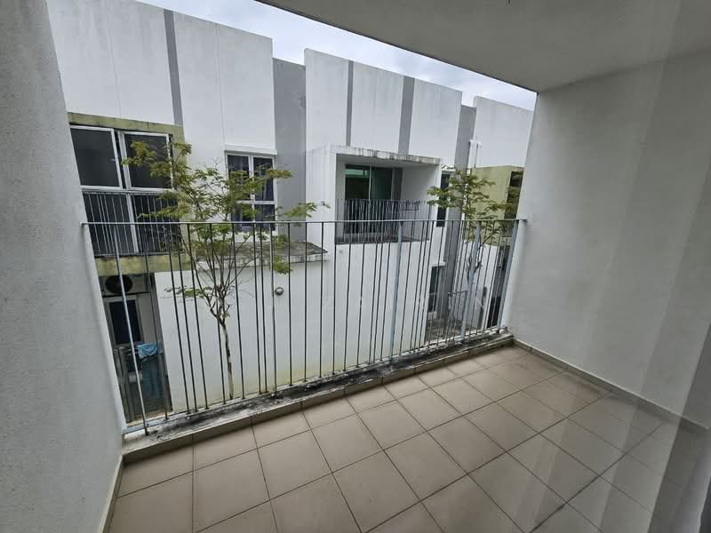 2-storey Terraced House for Sale in Cyberjaya (Selangor) - M.J Zairin - Balcony - PropertyGuru.com.my