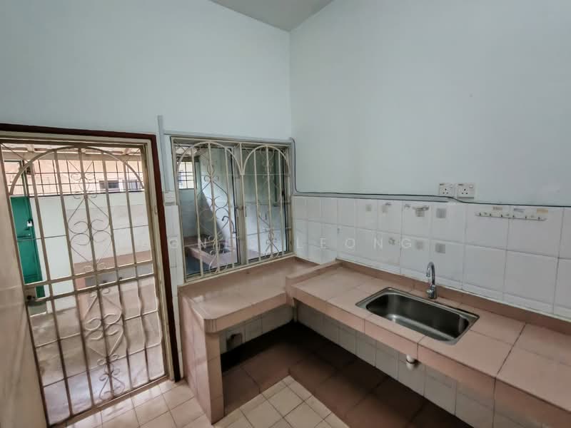 2-storey Terraced House for Sale in Taman Sri Hijau (Rawang) - Agnes Leong - Kitchen - PropertyGuru.com.my