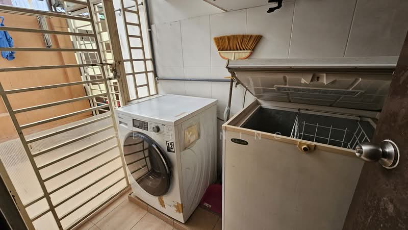 Rumah Teres 2.5 Tingkat untuk Disewa di Kampung Sungai Kayu Ara (Petaling Jaya) - Betty Ning - Balcony - PropertyGuru.com.my