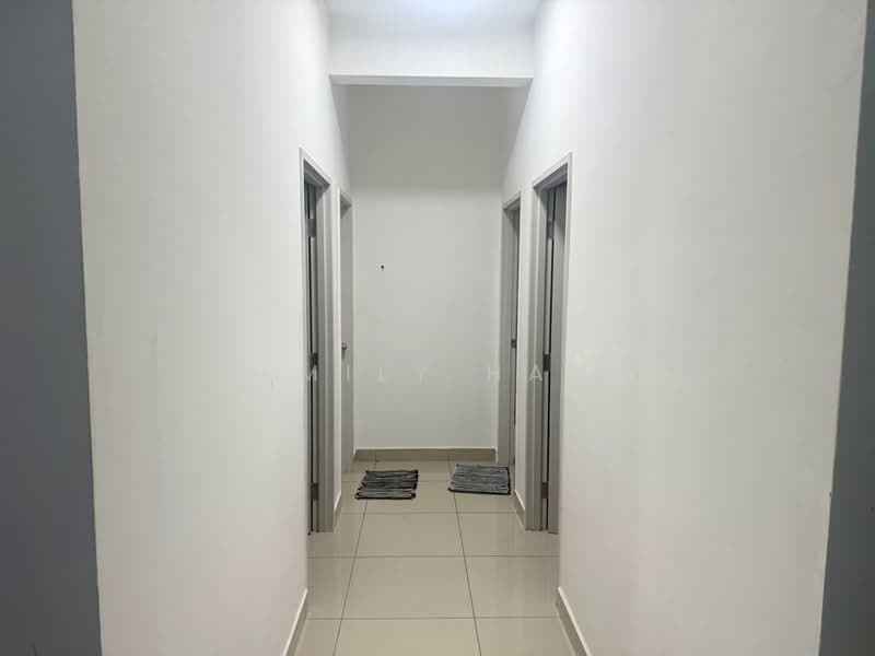 Service Residence for Rent at Meridin Bayvue Serviced Apartment - Emily Hau - Corridor - PropertyGuru.com.my