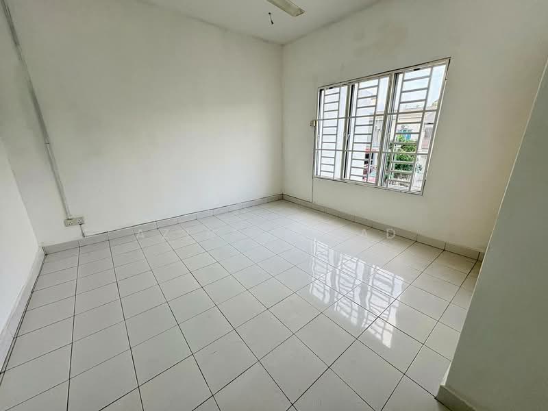 Rumah Teres 2 Tingkat untuk Dijual di Taman Sri Tanjung (Semenyih) - Azira Ahmad - Interior - PropertyGuru.com.my