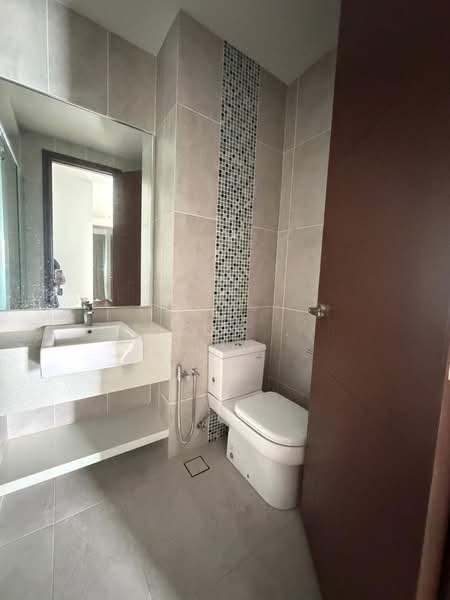 Condominium for Sale at Queens Residences Q2 @ Queens Waterfront - Yeoh . - Bathroom - PropertyGuru.com.my