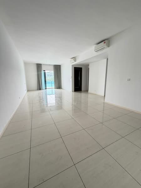 Condominium for Sale at Queens Residences Q2 @ Queens Waterfront - Yeoh . - Living Room - PropertyGuru.com.my