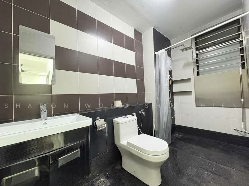 Apartment for Rent at Austin Regency (Pangsapuri Austin Perdana) - Sharon Wong Shu Shien - Bathroom - PropertyGuru.com.my