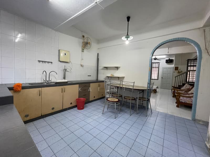 Terraced House for Sale in Skudai (Johor) - Kai Ni - Kitchen - PropertyGuru.com.my
