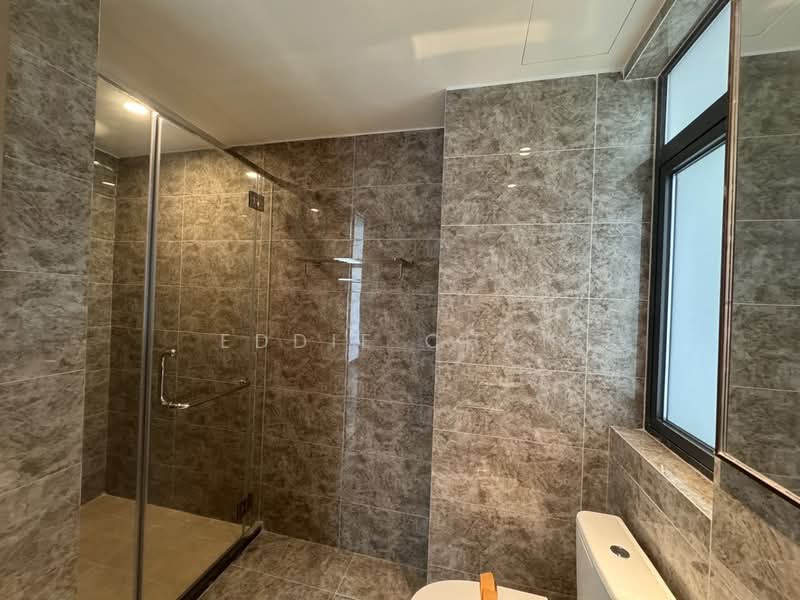 Kondominium untuk Dijual di R&F Princess Cove Phase 2-Seine Region - Eddie Chan - Bathroom - PropertyGuru.com.my