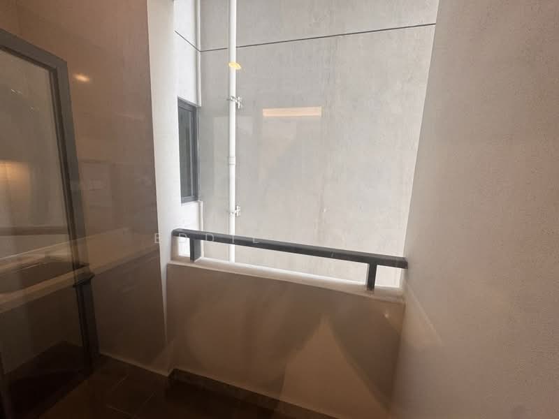 Kondominium untuk Dijual di R&F Princess Cove Phase 2-Seine Region - Eddie Chan - Balcony - PropertyGuru.com.my