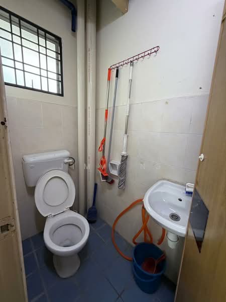 Apartment for Sale at Pangsapuri Adalia - Jimmy Ng - Bathroom - PropertyGuru.com.my
