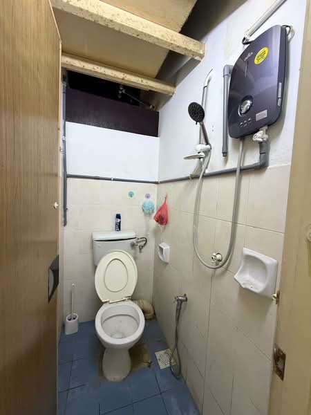 Apartment for Sale at Pangsapuri Adalia - Jimmy Ng - Bathroom - PropertyGuru.com.my