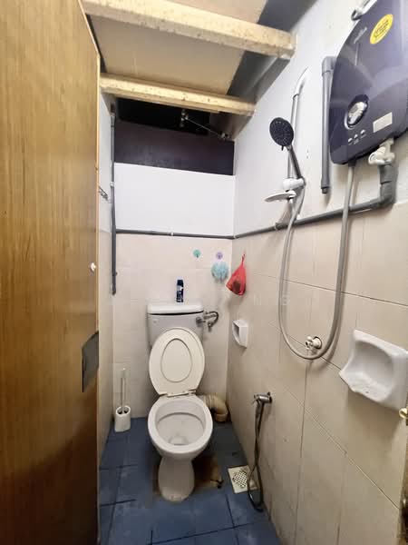 Apartment for Sale at Pangsapuri Adalia - Jimmy Ng - Bathroom - PropertyGuru.com.my