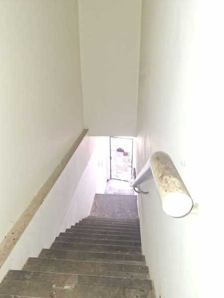 Kedai / Pejabat untuk Disewa di Taman Pelangi Semenyih 2 (Semenyih) - Atikah Azman - Corridor - PropertyGuru.com.my