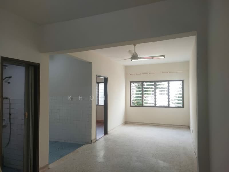 Rumah Flat untuk Dijual di Subang Perdana Goodyear Court 9 - Khong T.K - Living Area - PropertyGuru.com.my