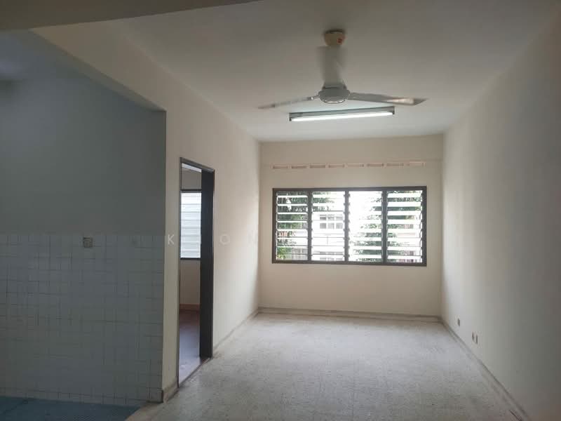 Rumah Flat untuk Dijual di Subang Perdana Goodyear Court 9 - Khong T.K - Living Area - PropertyGuru.com.my