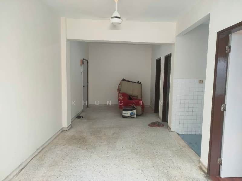 Rumah Flat untuk Dijual di Subang Perdana Goodyear Court 9 - Khong T.K - Living Area - PropertyGuru.com.my