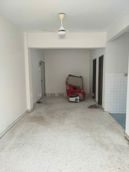 Rumah Flat untuk Dijual di Subang Perdana Goodyear Court 9 - Khong T.K - Living Area - PropertyGuru.com.my