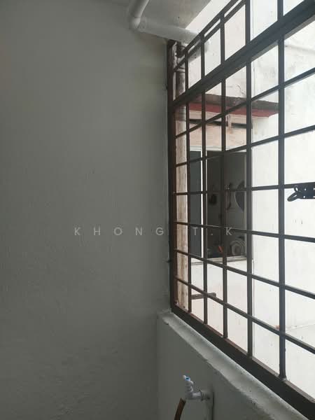 Rumah Flat untuk Dijual di Subang Perdana Goodyear Court 9 - Khong T.K - Yard - PropertyGuru.com.my