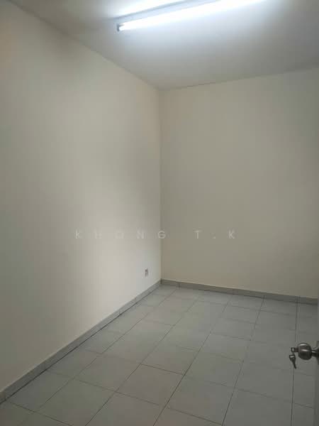 Rumah Flat untuk Dijual di Subang Perdana Goodyear Court 9 - Khong T.K - Bedroom No.2 - PropertyGuru.com.my