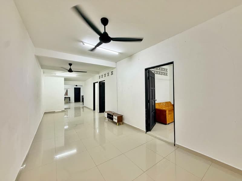 Rumah Teres 1 Tingkat untuk Disewa di Taman Greenwood (Batu Caves) - M.J Zairin - Living Room - PropertyGuru.com.my