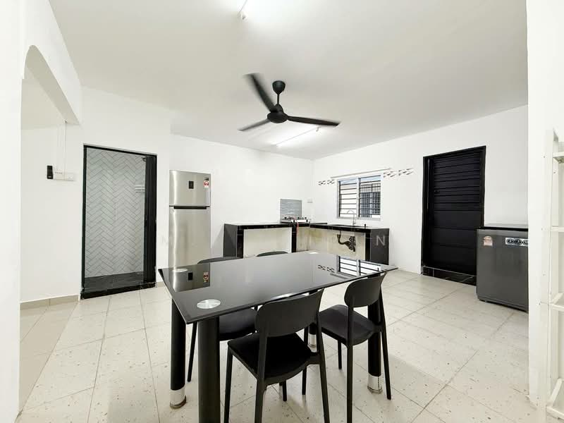 Rumah Teres 1 Tingkat untuk Disewa di Taman Greenwood (Batu Caves) - M.J Zairin - Kitchen - PropertyGuru.com.my