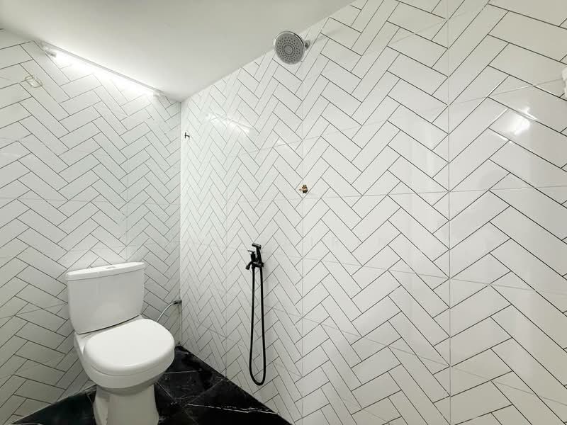 Rumah Teres 1 Tingkat untuk Disewa di Taman Greenwood (Batu Caves) - M.J Zairin - Bathroom - PropertyGuru.com.my