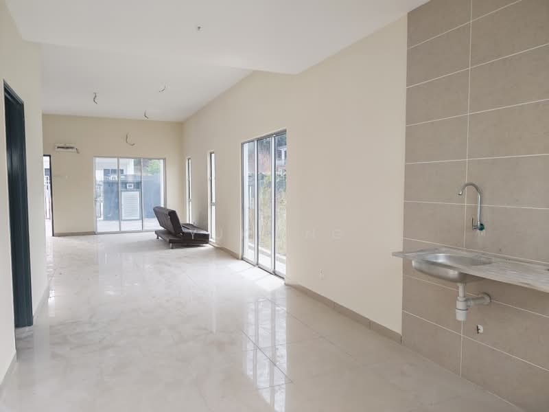 Rumah Teres 2 Tingkat untuk Dijual di Skudai (Johor) - Yuki Ng - Living Room - PropertyGuru.com.my
