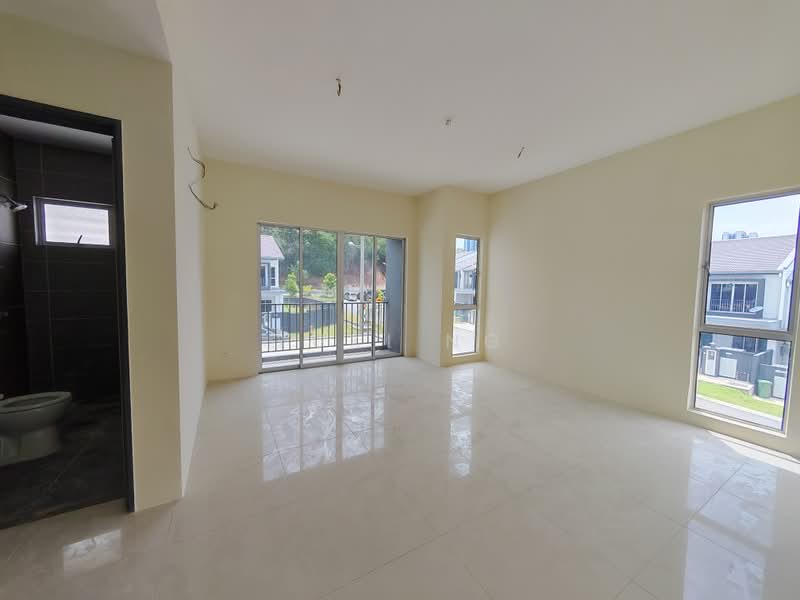 Rumah Teres 2 Tingkat untuk Dijual di Skudai (Johor) - Yuki Ng - Bathroom - PropertyGuru.com.my