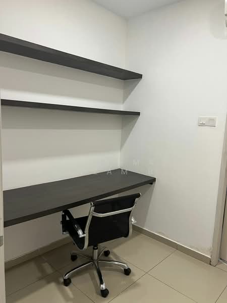 Servis Apartment untuk Disewa di i-Suite @ i-City - Nik Ahmad Muazzam Bin Nik Mazlan - Study - PropertyGuru.com.my