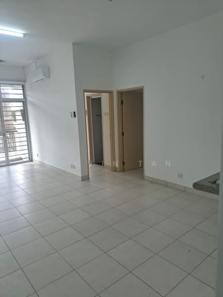 Kondominium untuk Dijual di Lakes Condominiums / Pangsapuri Tasik - Calvin Tan - Living Room - PropertyGuru.com.my