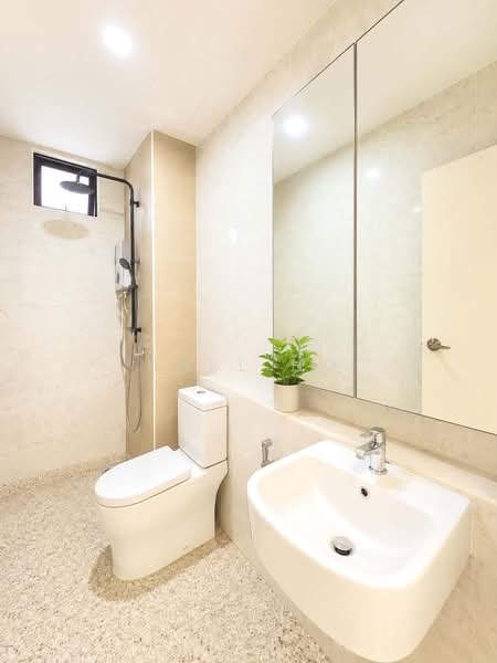 Service Residence for Sale at D'Summit Residences - Karl Ho - Bathroom - PropertyGuru.com.my