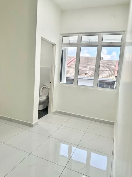 Rumah Teres 2 Tingkat untuk Dijual di Taman Perling (Perling) - Jeff Ang - Bathroom - PropertyGuru.com.my