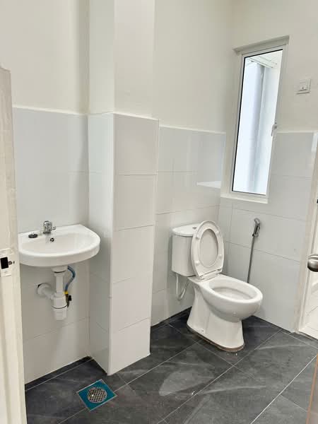 Rumah Teres 2 Tingkat untuk Dijual di Taman Perling (Perling) - Jeff Ang - Bathroom - PropertyGuru.com.my