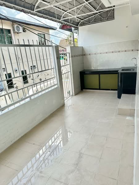 Rumah Teres 2 Tingkat untuk Dijual di Taman Perling (Perling) - Jeff Ang - Balcony - PropertyGuru.com.my
