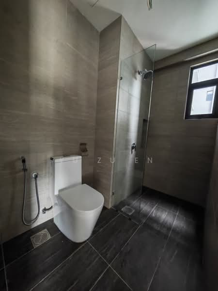 Pejabat untuk Disewa di Bandar Puteri Puchong (Puchong) - Yu Zu En - Bathroom - PropertyGuru.com.my