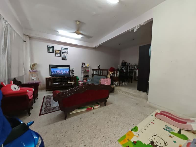 Rumah Teres 2 Tingkat untuk Dijual di Taman Perling (Perling) - Jeff Ang - Living Room - PropertyGuru.com.my