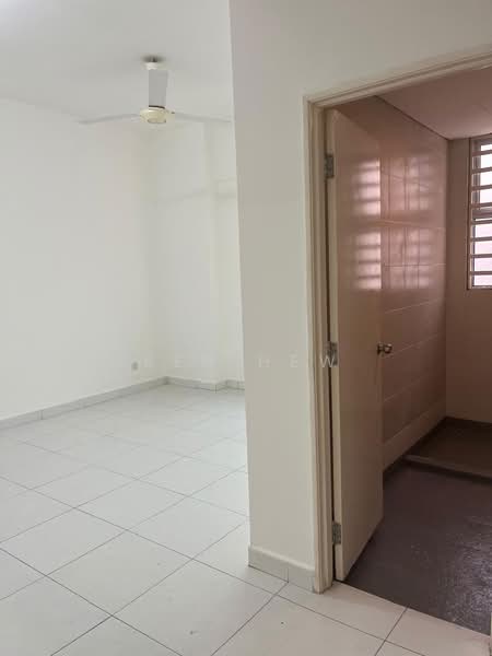 Condominium for Sale at Elit Heights @ Bayan City - Ben Hew - Interior - PropertyGuru.com.my