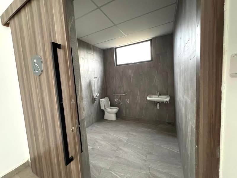 Factory for Rent in Iskandar Puteri (Nusajaya) (Johor) - Jacelyn Lim - Bathroom - PropertyGuru.com.my