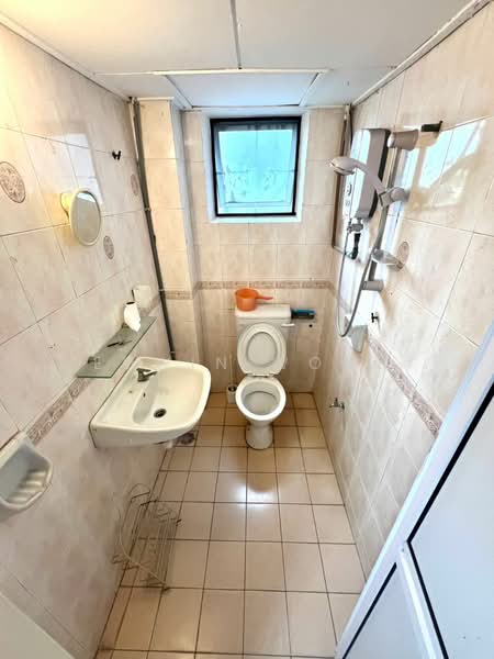 Apartment for Sale at Subang Perdana Goodyear Court 10 - Edwin Wong - Bathroom - PropertyGuru.com.my