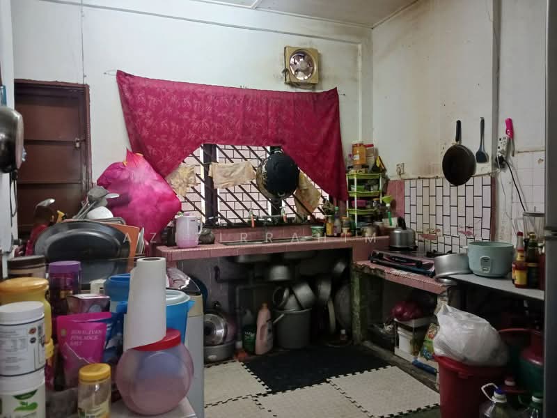 1-storey Terraced House for Sale in Bandar Kinrara (Selangor) - Azizirrahim . - Kitchen - PropertyGuru.com.my