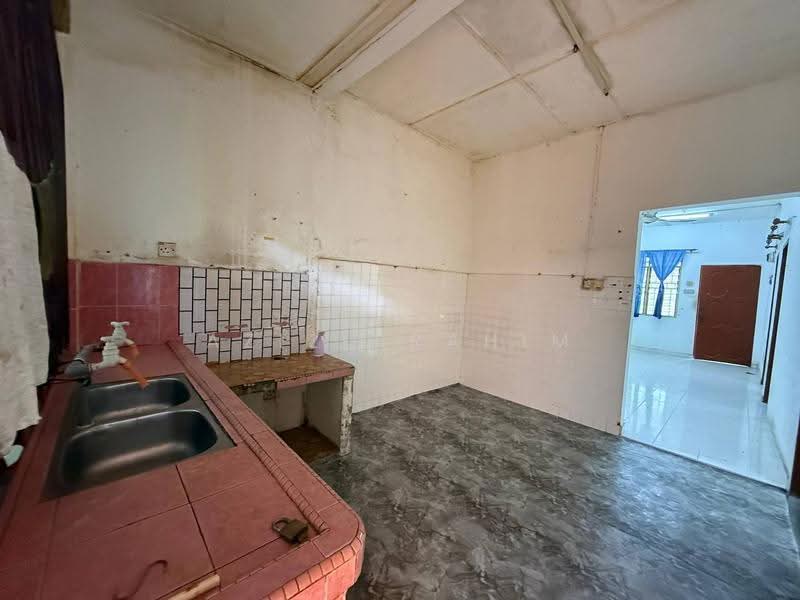 1-storey Terraced House for Sale in Bandar Kinrara (Selangor) - Azizirrahim . - Kitchen - PropertyGuru.com.my