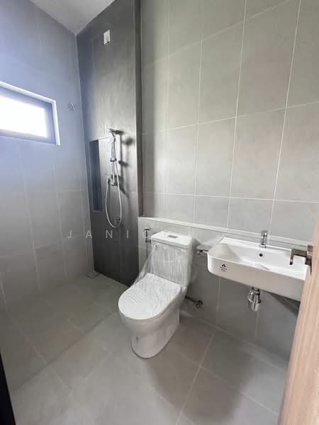 Rumah Teres untuk Dijual di Bandar Kinrara Seksyen 1 (Bandar Kinrara) - Janice Yap - Bathroom - PropertyGuru.com.my