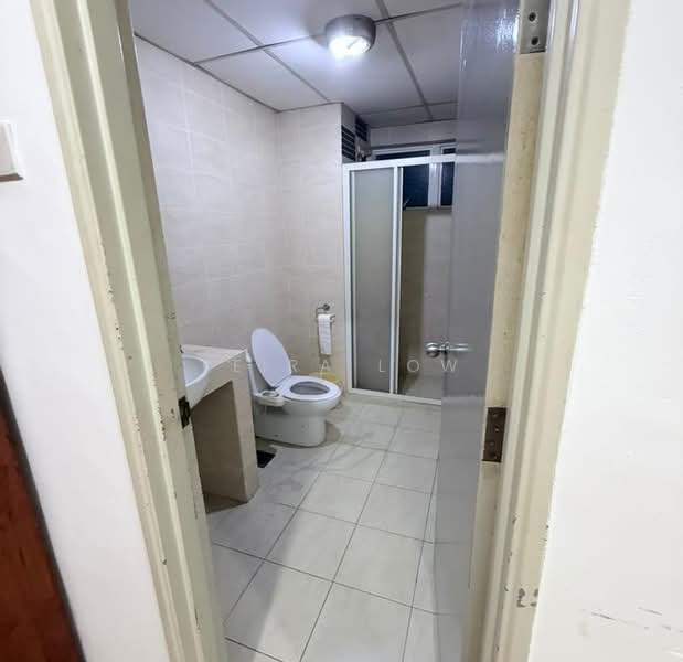 Kondominium untuk Disewa di Cova Suites - Keira Low - Bathroom - PropertyGuru.com.my