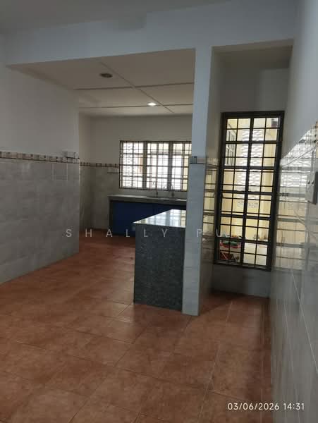 Rumah Berkembar untuk Disewa di Bandar Kinrara (Selangor) - Shally Pun - Kitchen - PropertyGuru.com.my