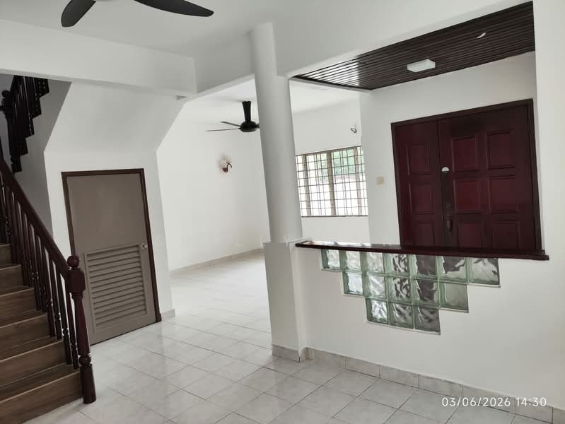 Rumah Berkembar untuk Disewa di Bandar Kinrara (Selangor) - Shally Pun - Entrance - PropertyGuru.com.my