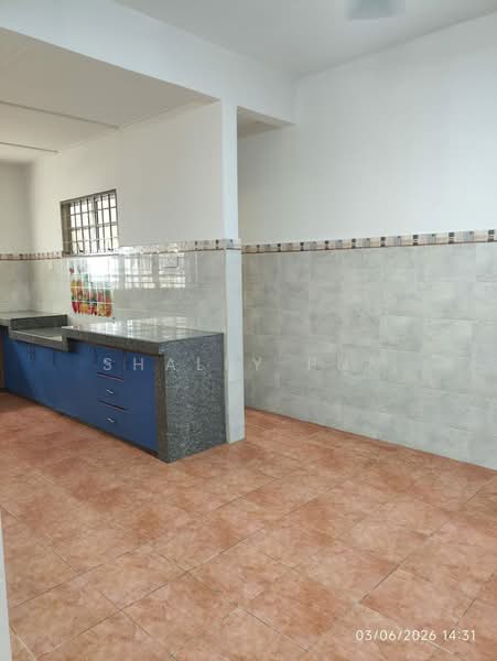Rumah Berkembar untuk Disewa di Bandar Kinrara (Selangor) - Shally Pun - Kitchen - PropertyGuru.com.my
