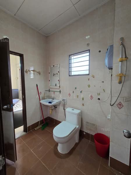 Rumah Teres 2 Tingkat untuk Disewa di Bandar Puteri Klang (Klang) - Alex Lee - Bathroom - PropertyGuru.com.my