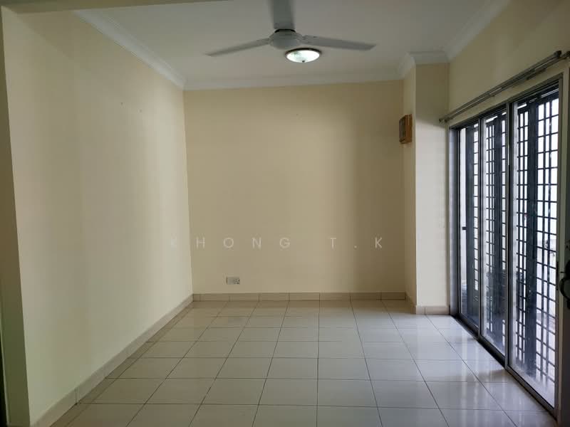 Rumah Teres 2 Tingkat untuk Dijual di Taman Perindustrian Sime Uep (Subang Jaya) - Khong T.K - Living Room - PropertyGuru.com.my