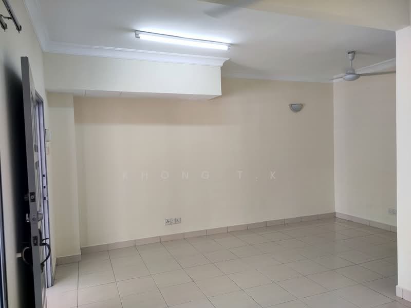 Rumah Teres 2 Tingkat untuk Dijual di Taman Perindustrian Sime Uep (Subang Jaya) - Khong T.K - Living Room - PropertyGuru.com.my